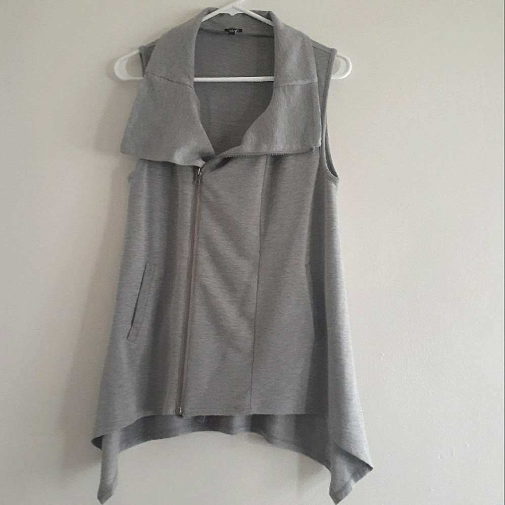 Cable & Gauge asymetrical full zip vest